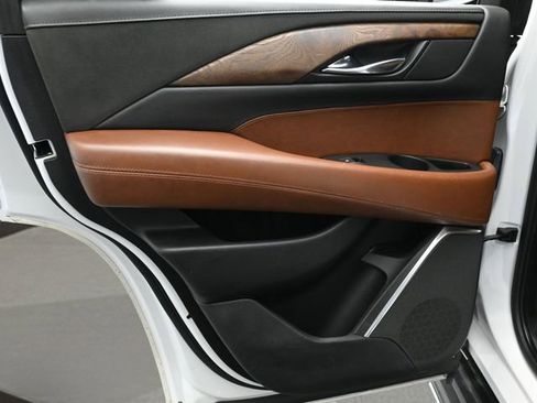 Used 2020 Cadillac Escalade Luxury image 13