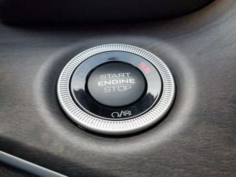 Used 2025 Jeep Grand Cherokee L Limited AWD/4WD image 23