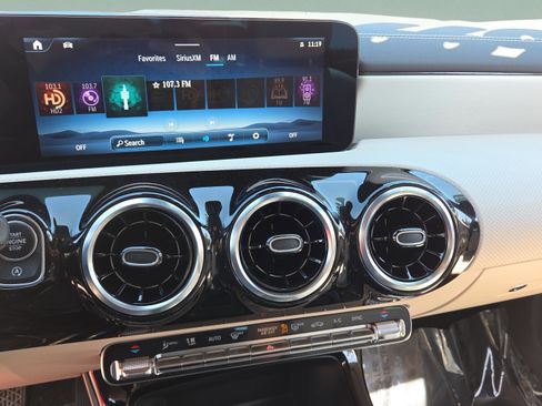 Used 2025 Mercedes-Benz CLA 250 image 19