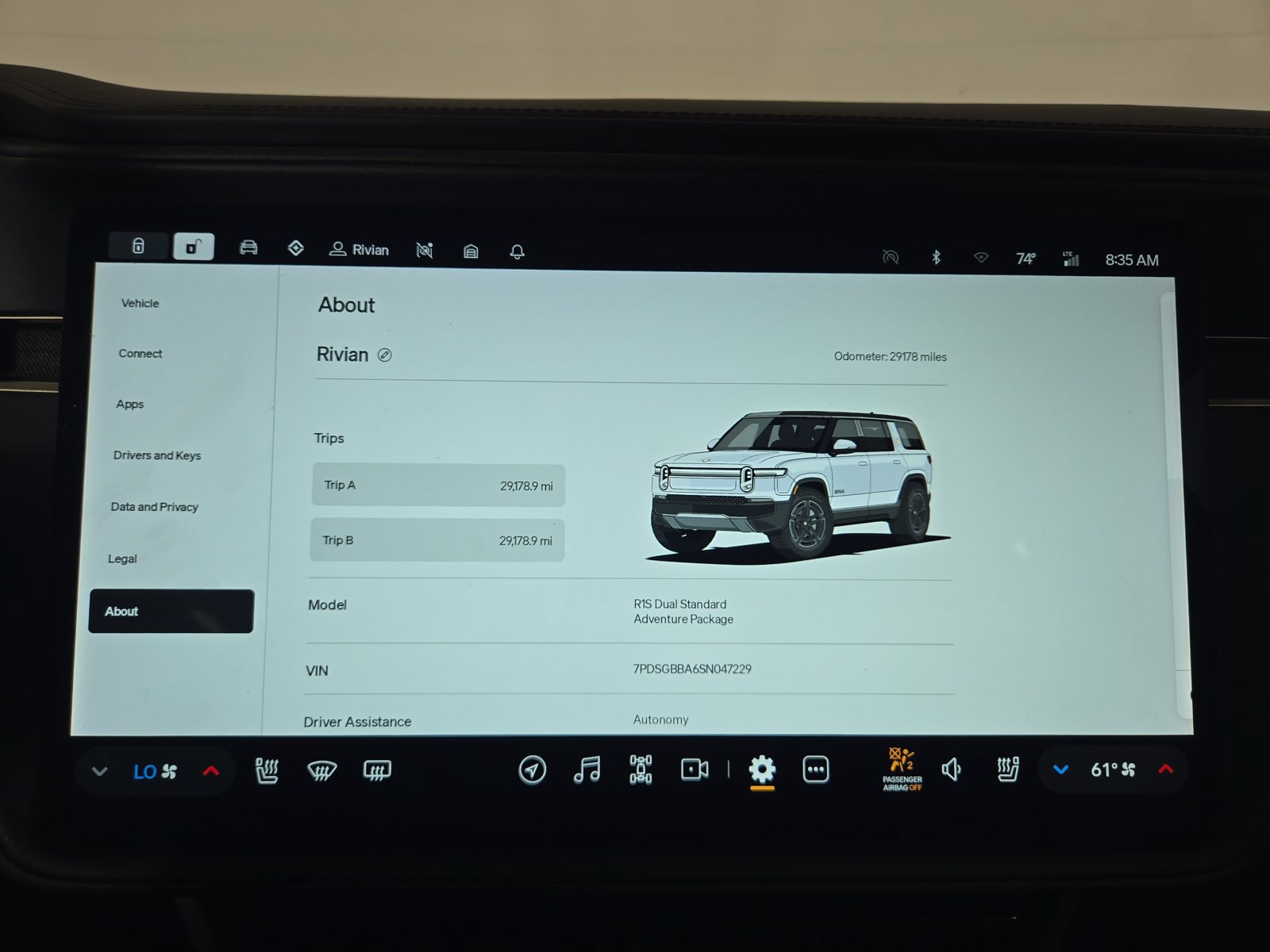 Used 2025 Rivian R1S Adventure Dual AWD/4WD image 29