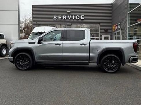 Used 2025 GMC Sierra 1500 Denali w/ Denali Reserve Package image 7