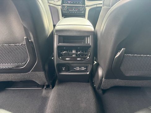 Certified 2025 Jeep Grand Cherokee Altitude AWD/4WD image 21