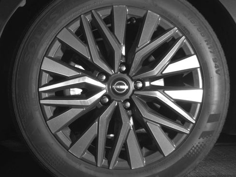 Used 2025 Nissan Altima 2.5 SV image 12