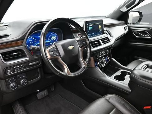 Used 2024 Chevrolet Suburban High Country AWD/4WD image 15