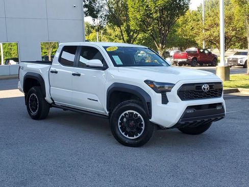 Used 2024 Toyota Tacoma TRD Off-Road w/ TRD Off Road Upgrade Package AWD/4WD image 36