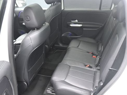 Used 2022 Mercedes-Benz GLB 250 4MATIC image 24