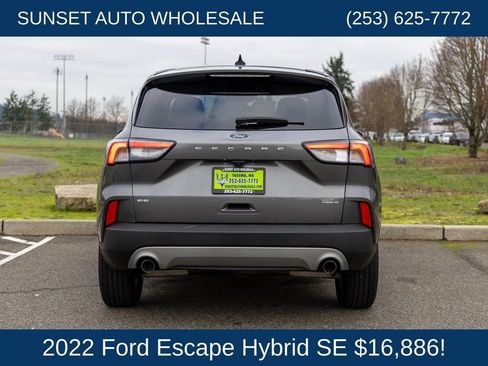 Used 2022 Ford Escape SE w/ Cold Weather Package image 27