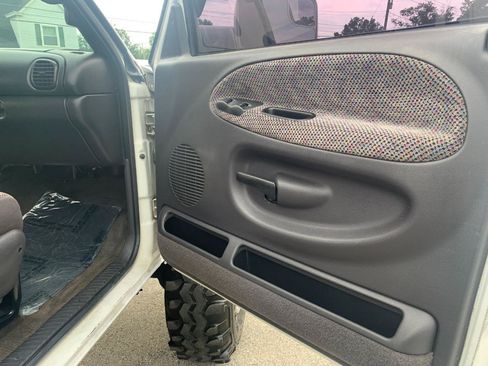 Used 1998 Dodge Ram 1500 Truck 4x4 Quad Cab image 16