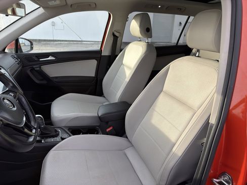 Used 2019 Volkswagen Tiguan SEL image 38