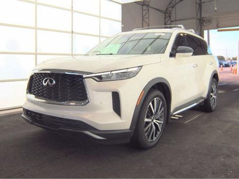 Used 2023 INFINITI QX60 Sensory AWD/4WD image 2