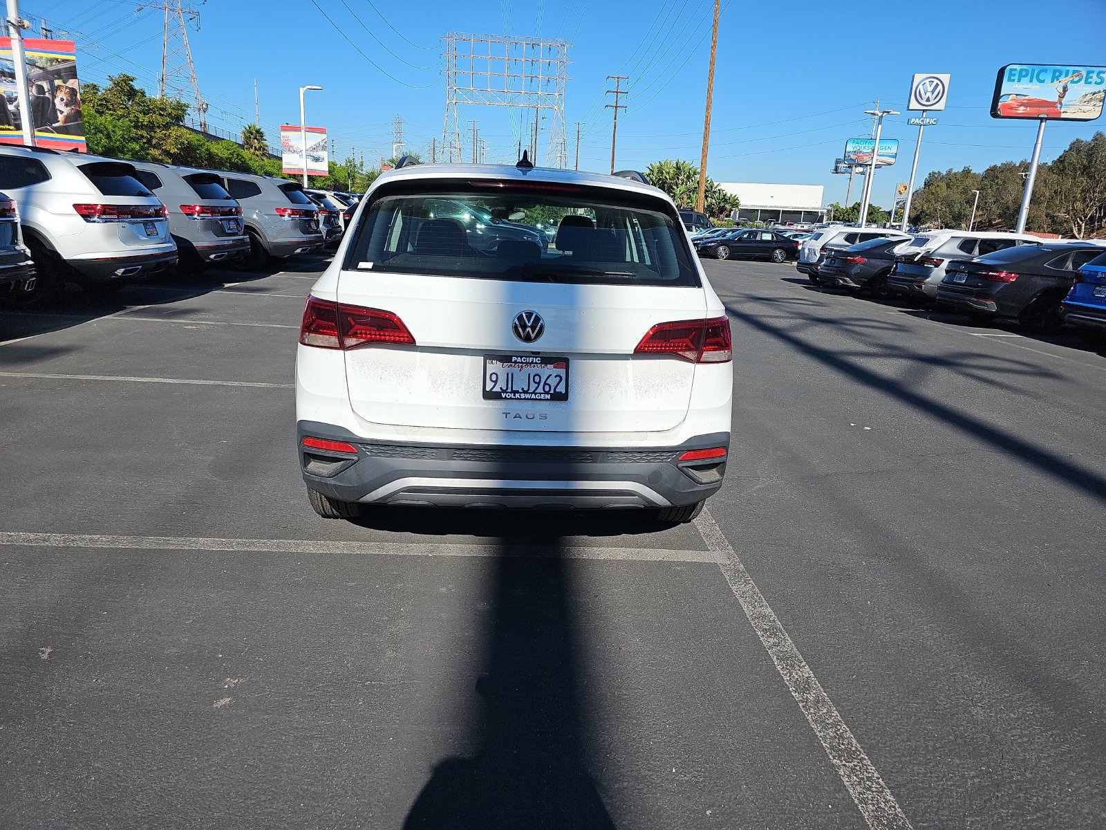 Used 2023 Volkswagen Taos S FWD image 6
