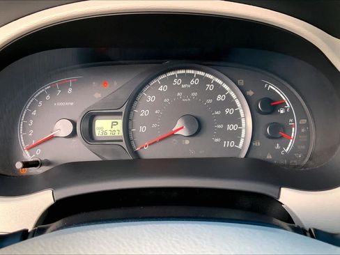 Used 2013 Toyota Sienna LE image 25
