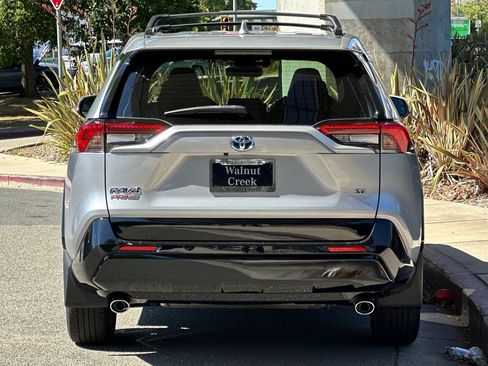 Used 2024 Toyota RAV4 SE w/ Weather & Moonroof Package AWD/4WD image 9