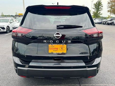 Certified 2026 Nissan Rogue SV FWD image 4
