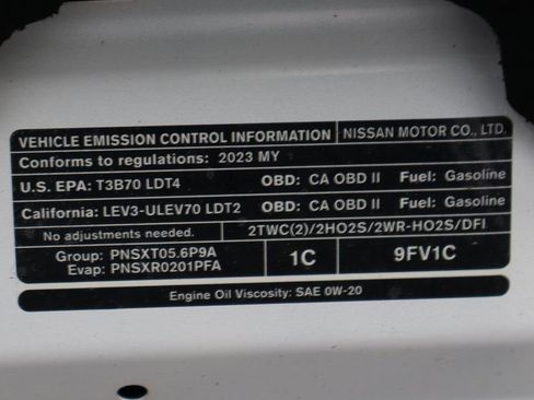 Used 2023 Nissan Titan SV w/ SV Convenience Package image 13