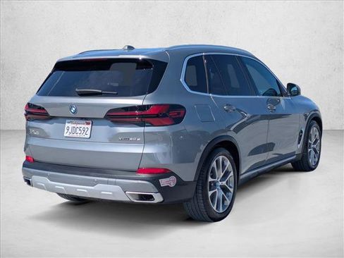 Used 2024 BMW X5 xDrive50e w/ Parking Assistance Package AWD/4WD image 5