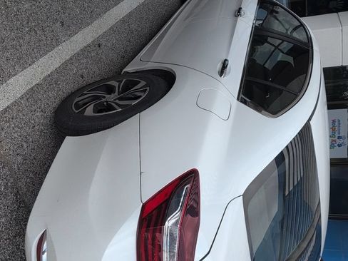 Used 2017 Honda Accord LX image 5