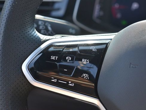 Used 2025 Volkswagen Jetta GLI Autobahn FWD image 14
