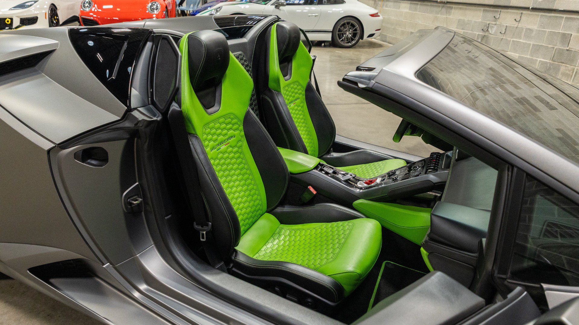 Used 2017 Lamborghini Huracan LP 580-2 RWD image 40