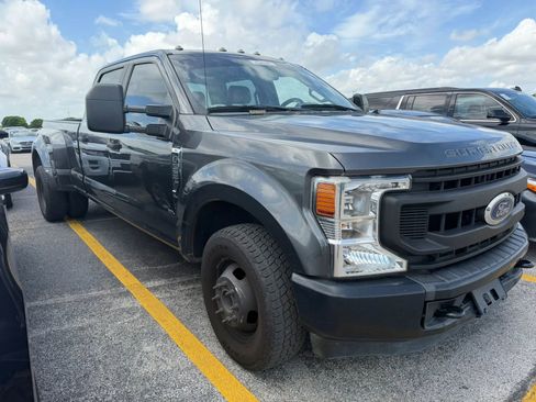 Used 2020 Ford F350 XL image 4
