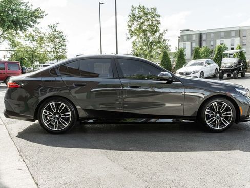 Used 2026 BMW 530i xDrive AWD/4WD image 3