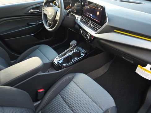 New 2026 Chevrolet Trax LT image 16