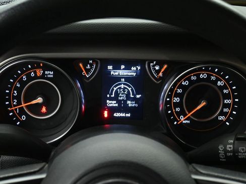 Used 2021 Jeep Wrangler Unlimited Sport AWD/4WD image 25