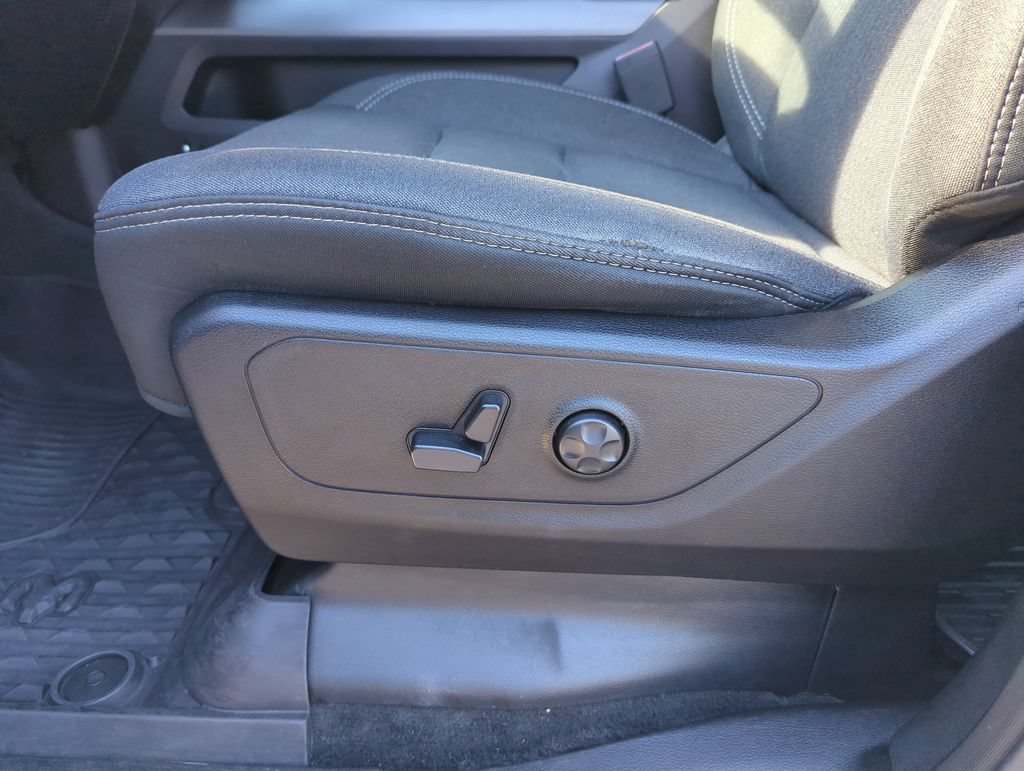 Used 2019 RAM 1500 Big Horn AWD/4WD image 12