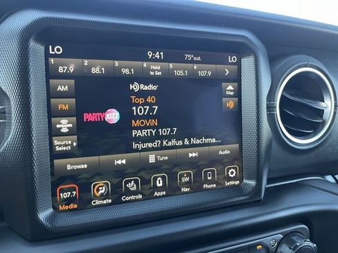 Used 2023 Jeep Wrangler Unlimited Sahara w/ Cold Weather Group image 19