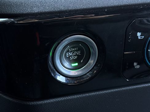 Used 2022 GMC Sierra 1500 Elevation image 18