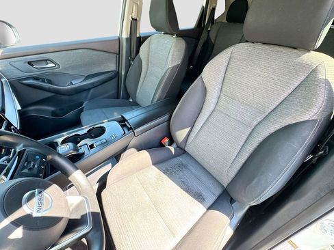 Used 2021 Nissan Rogue SV image 16