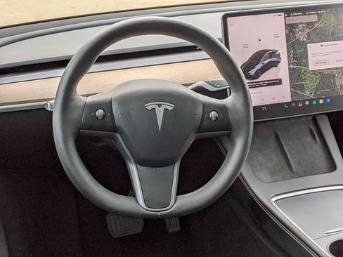 Used 2024 Tesla Model Y Long Range AWD/4WD image 14