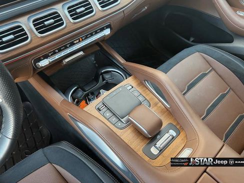 Used 2024 Mercedes-Benz GLS 63 AMG 4MATIC image 23