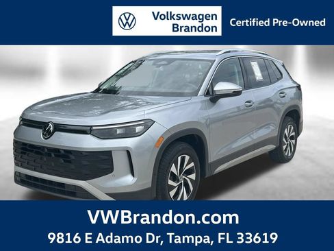 Certified 2025 Volkswagen Tiguan S FWD image 1