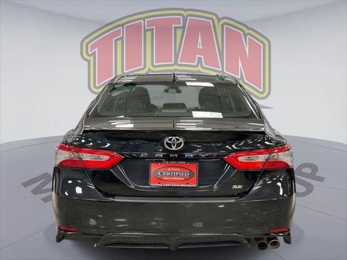 Certified 2019 Toyota Camry SE image 3