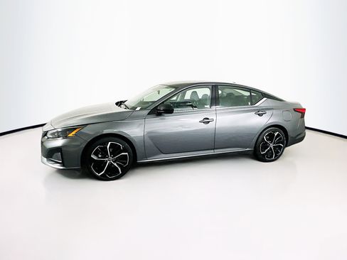 Used 2024 Nissan Altima 2.5 SR image 4