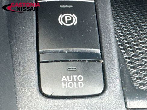 Used 2024 Nissan Kicks SR FWD image 26