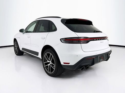 Certified 2025 Porsche Macan AWD/4WD image 3