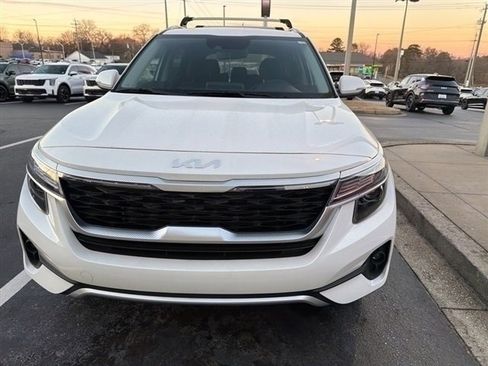 Used 2023 Kia Seltos S image 2