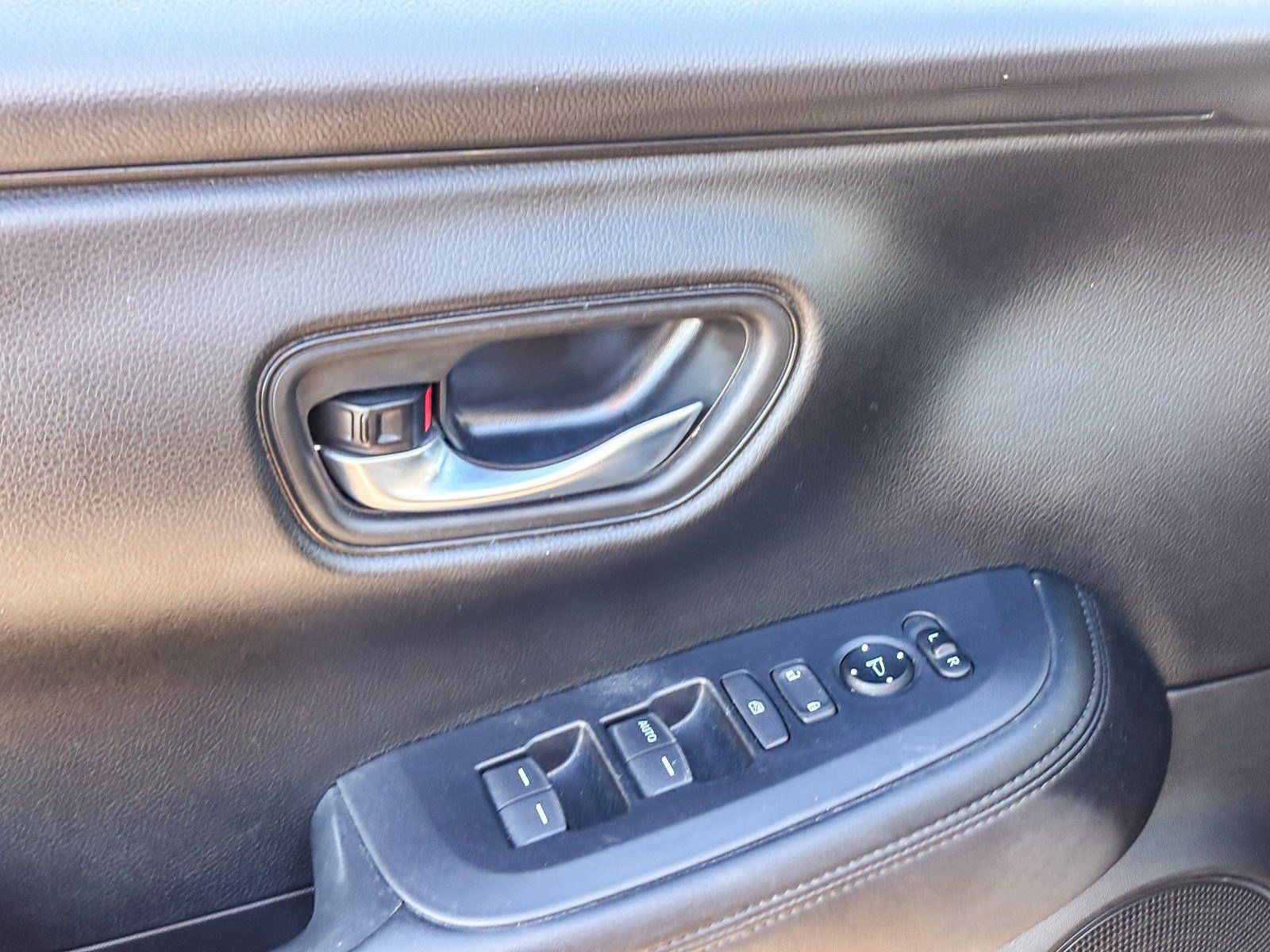 Certified 2025 Honda HR-V LX image 22