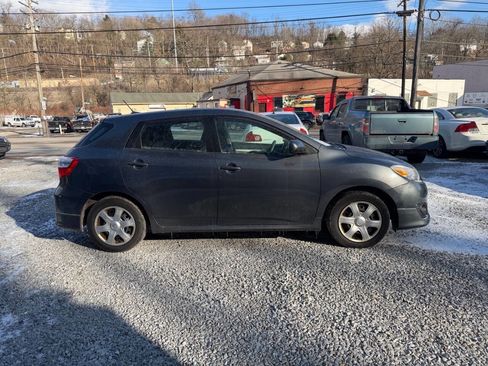 Used 2010 Toyota Matrix image 7