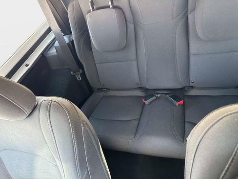 Used 2019 Jeep Wrangler Sport image 19