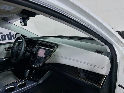 Used 2014 Toyota Avalon Limited image 35