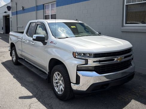 Used 2020 Chevrolet Silverado 1500 LT AWD/4WD image 4