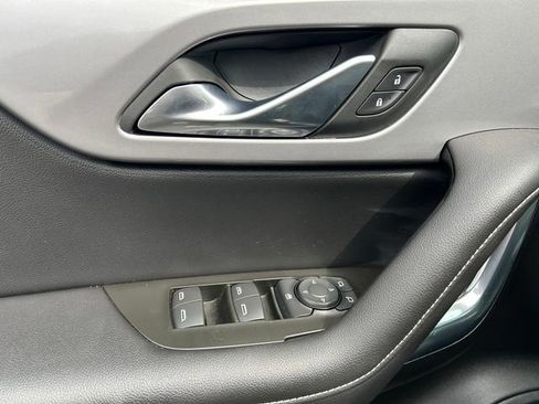 Used 2025 Chevrolet Blazer LT image 19