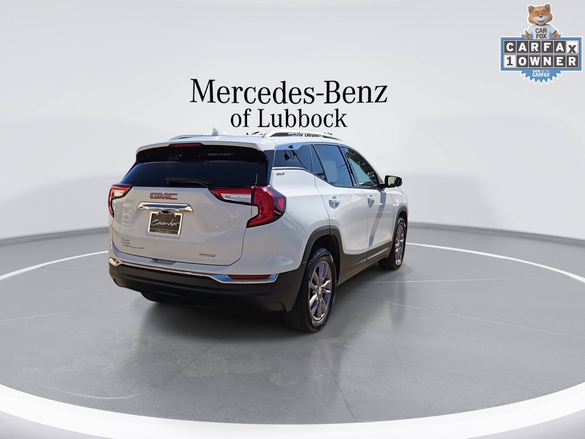 Used 2024 GMC Terrain SLT AWD/4WD image 8