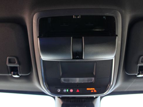 Used 2025 Chevrolet Equinox RS AWD/4WD image 29