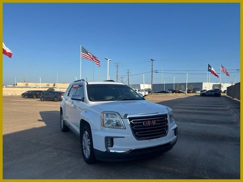 Used 2017 GMC Terrain SLT w/ Open Road Package FWD image 1