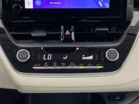 Certified 2025 Toyota Corolla LE image 30