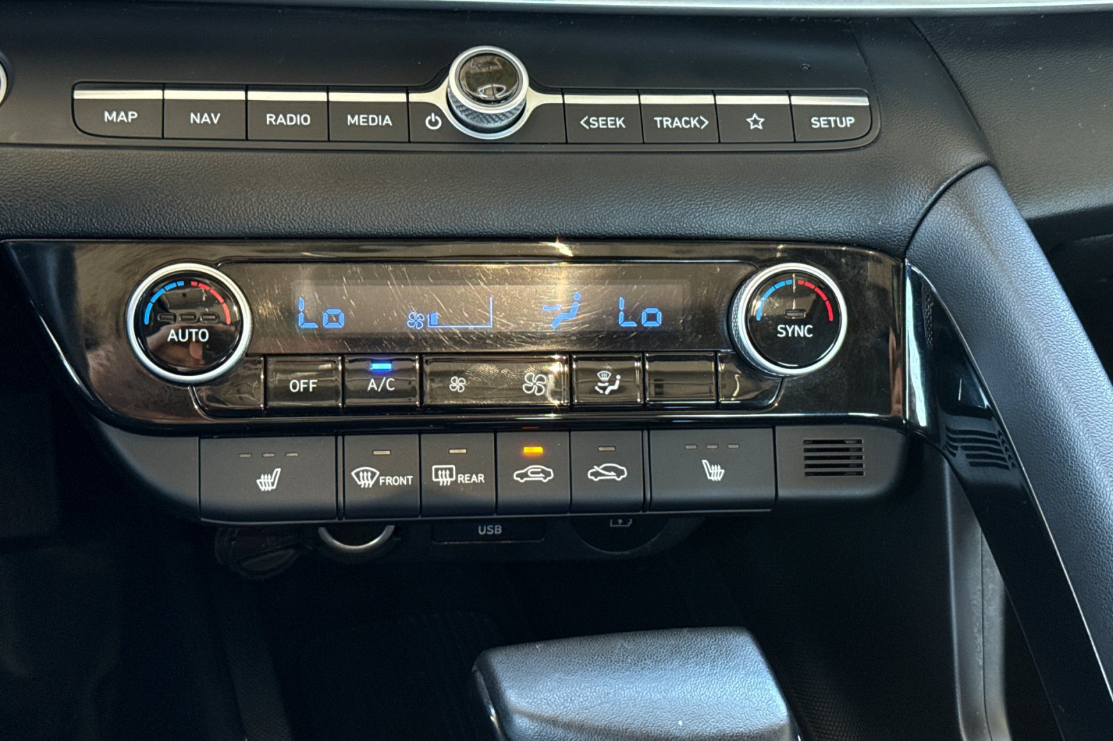 Used 2025 Hyundai Elantra SEL FWD image 30